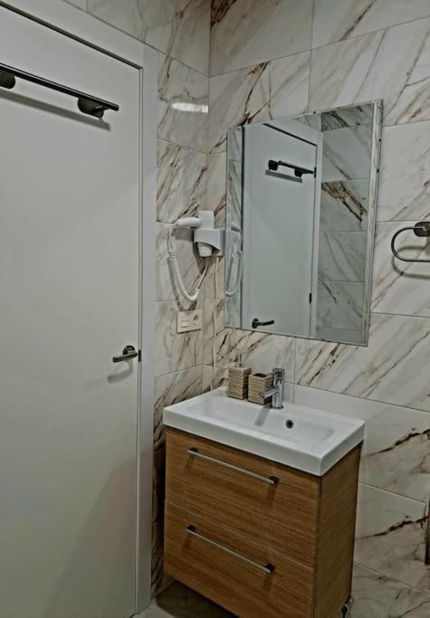 Cozy Studio With Sea View Apartment Бенидорм Екстериор снимка